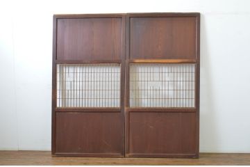 アンティーク建具　レーザー組子入り　渋みのある色合いが魅力の組子帯戸2枚セット(引き戸、格子戸、レーザー組子板戸)(R-063592)