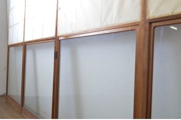 アンティーク建具　レトロな雰囲気を醸し出す雪見障子戸4枚セット(擦り上げ障子戸、擦上障子戸、引き戸)(R-063593)