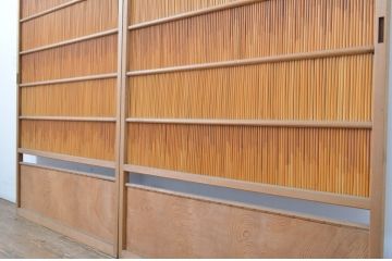 アンティーク建具　波打つようなきれいな木目が目を惹く夏戸2枚セット(簾戸、御簾戸、簀戸、葭戸、夏障子、引き戸、すど)(R-063599)
