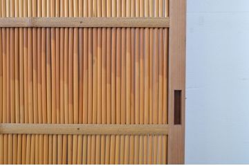 アンティーク建具　波打つようなきれいな木目が目を惹く夏戸2枚セット(簾戸、御簾戸、簀戸、葭戸、夏障子、引き戸、すど)(R-063599)