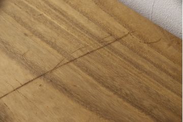 和製アンティーク　総桐材　松竹梅・鶴亀の図柄が彫刻された丸金具が趣き深い三丁引きの庄内箪笥サイドボード(桐箪笥、整理タンス、古箪笥、サイドチェスト、引き出し)(R-063602)