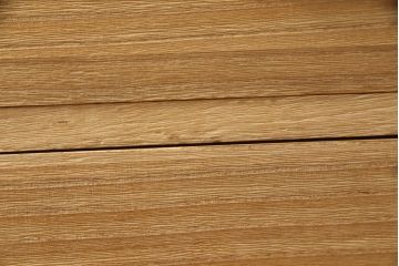 和製アンティーク　総桐材　松竹梅・鶴亀の図柄が彫刻された丸金具が趣き深い三丁引きの庄内箪笥サイドボード(桐箪笥、整理タンス、古箪笥、サイドチェスト、引き出し)(R-063602)
