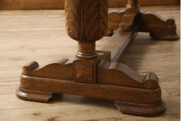 アンティーク家具　イギリスアンティーク　オーク材　ブルボーズレッグが目を惹くドローリーフテーブル(エクステンションテーブル、ダイニングテーブル、食卓、2人掛け、4人掛け、6人掛け)(R-063604)