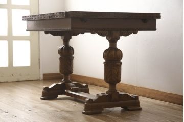 アンティーク家具　イギリスアンティーク　オーク材　ブルボーズレッグが目を惹くドローリーフテーブル(エクステンションテーブル、ダイニングテーブル、食卓、2人掛け、4人掛け、6人掛け)(R-063604)