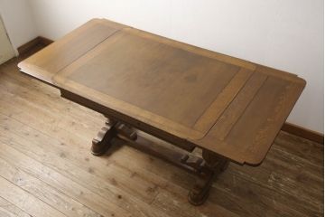アンティーク家具　イギリスアンティーク　オーク材　ブルボーズレッグが目を惹くドローリーフテーブル(エクステンションテーブル、ダイニングテーブル、食卓、2人掛け、4人掛け、6人掛け)(R-063604)