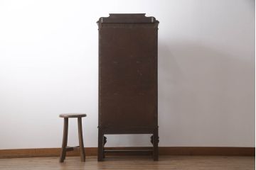イギリスアンティーク　オーク材　ヨーロピアンなデザインがお洒落!!小振りなキャビネット(キュリオケース、ガラスケース、ショーケース、飾り棚、陳列棚、収納棚、戸棚)(R-063607)