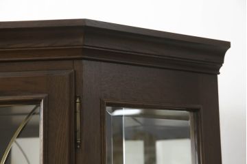 中古　カリモク家具(karimoku)　domani(ドマーニ)　QUEENS LIFE(クイーンズライフ)　クラシカルなデザインが魅力的なコーナーキャビネット(食器棚、キュリオケース、飾り棚、収納棚)(定価約35万円)(R-063610)