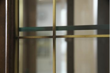 中古　カリモク家具(karimoku)　domani(ドマーニ)　QUEENS LIFE(クイーンズライフ)　クラシカルなデザインが魅力的なコーナーキャビネット(食器棚、キュリオケース、飾り棚、収納棚)(定価約35万円)(R-063610)