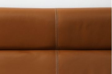中古　美品　アサヒ木工　パンサー　本革(羊革)+合皮　レザー　シンプルなデザインの2.5人掛けソファ(3人掛けソファ、2人掛けソファ)(定価約31万円)(R-063612)