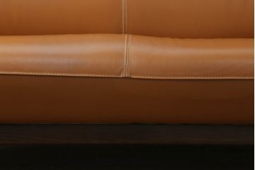中古　美品　アサヒ木工　パンサー　本革(羊革)+合皮　レザー　シンプルなデザインの2.5人掛けソファ(3人掛けソファ、2人掛けソファ)(定価約31万円)(R-063612)