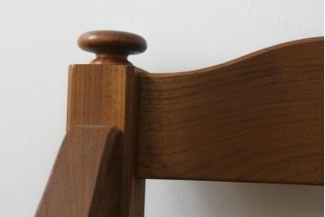 和製ビンテージ　高級品!　三越デパート　チーク無垢材　カーブを描くアームが特徴的な1人掛けソファ(アームチェア、一人掛け)(R-063659)