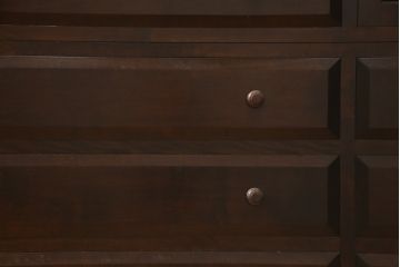 中古　美品　松本民芸家具　シックな佇まいが上質な空間づくりにぴったりなD型和タンス(引き出し、チェスト、整理箪笥)(定価約67万円)(R-063668)