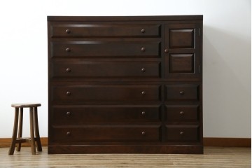 中古　美品　松本民芸家具　シックな佇まいが上質な空間づくりにぴったりなD型和タンス　定価約67万円相当　(R-063668)