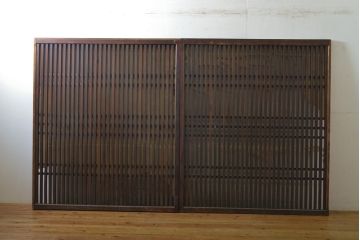 アンティーク建具　極上　高級品!!　総欅(ケヤキ)材　和モダンな雰囲気を高める格子窓2枚セット(格子戸、引き戸、建具)(R-063672)