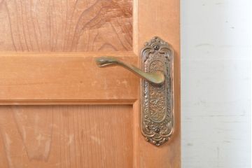 和製ビンテージ　高級品!!　ヒノキ(檜)枠　鏡板杉(スギ)材　一枚板　数寄屋造り家屋の扉1枚(ヴィンテージ、建具、玄関ドア、木製ドア)(R-063677)