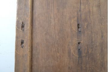アンティーク建具　時代を感じる門扉の小扉1枚(くぐり戸、木製扉、蔵戸)(R-063681)