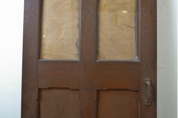 アンティーク建具　ペイント仕上げ限定　時を経て刻まれた風合いが趣あるガラス入りドア1枚(扉、木製扉、ガラス扉、玄関ドア)(R-063683)