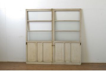 アンティーク建具　ペイント仕上げ限定　ペンキ　レトロな雰囲気漂うガラス戸2枚セット(引き戸)(R-063690)
