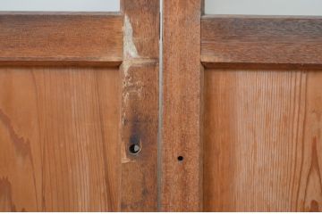 アンティーク建具　ペイント仕上げ限定　ペンキ　レトロな雰囲気漂うガラス戸2枚セット(引き戸)(R-063690)