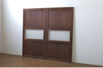 アンティーク建具　ラフジュオリジナルステンドグラス入り　キレイな木目が上品なガラス帯戸2枚セット(板戸、引き戸、ガラス戸)(R-063699)