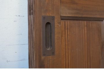 アンティーク建具　木の温かな色合いが魅力の板戸2枚セット(引き戸、玄関戸)(R-063701)