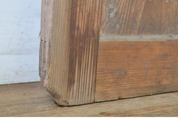アンティーク建具　ペイント仕上げ限定　ピンクのペンキが印象的な引き戸1枚(ガラス戸)(R-063702)