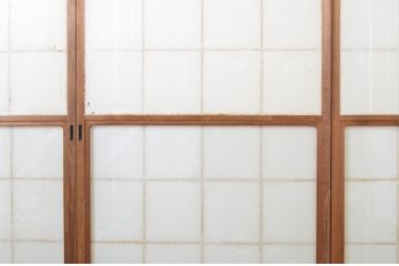 レトロ建具　昭和レトロ　落ち着いた和の空間づくりにおすすめな雪見障子戸4枚セット(建具、擦り上げ障子戸、擦上障子戸、引き戸)(R-063703)
