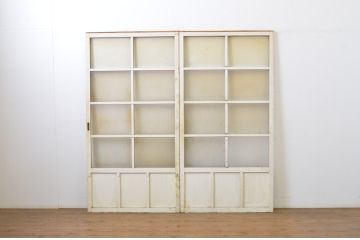 アンティーク建具　ペイント仕上げ限定　レトロな雰囲気づくりにおすすめ!白のペイントが印象的なガラス戸2枚セット(引き戸)(R-063706)