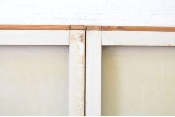 アンティーク建具　ペイント仕上げ限定　レトロな雰囲気づくりにおすすめ!白のペイントが印象的なガラス戸2枚セット(引き戸)(R-063706)