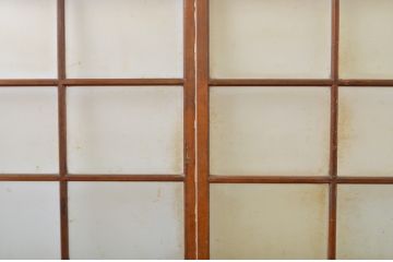 アンティーク建具　ペイント仕上げ限定　レトロな雰囲気づくりにおすすめ!白のペイントが印象的なガラス戸2枚セット(引き戸)(R-063706)