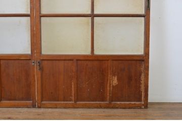 アンティーク建具　ペイント仕上げ限定　レトロな雰囲気づくりにおすすめ!白のペイントが印象的なガラス戸2枚セット(引き戸)(R-063706)