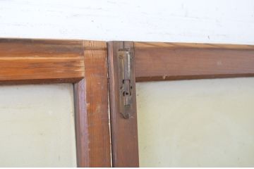 アンティーク建具　ペイント仕上げ限定　レトロな雰囲気づくりにおすすめ!白のペイントが印象的なガラス戸2枚セット(引き戸)(R-063706)