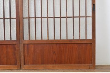 アンティーク建具　腰板欅(ケヤキ)材　プレスガラスが美しい格子ガラス戸2枚セット(格子戸、引き戸)(R-063707)