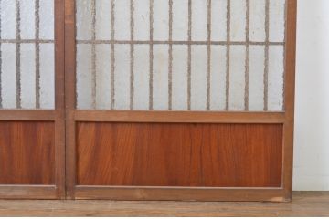 アンティーク建具　腰板欅(ケヤキ)材　プレスガラスが美しい格子ガラス戸2枚セット(格子戸、引き戸)(R-063707)