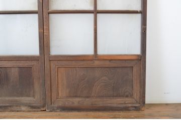 アンティーク建具　欅(けやき)材　くっきりとした杢目が目を惹くガラス戸3枚セット(引き戸)(R-063709)