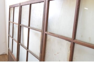 アンティーク建具　欅(けやき)材　くっきりとした杢目が目を惹くガラス戸3枚セット(引き戸)(R-063709)