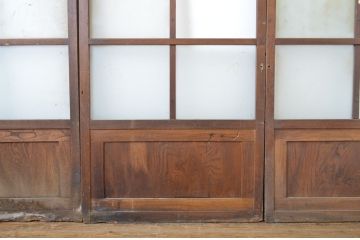 アンティーク建具　欅(けやき)材　くっきりとした杢目が目を惹くガラス戸3枚セット(引き戸)(R-063709)