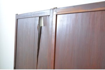 アンティーク建具　一枚板　あたたかみのある木の風合いが感じられる帯戸2枚セット(板戸、引き戸)(R-063717)