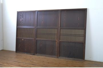 アンティーク建具　裏障子付き　時代の流れを感じさせる色合いが魅力の格子帯戸3枚セット(板戸、格子戸、障子戸、引き戸)(R-063719)