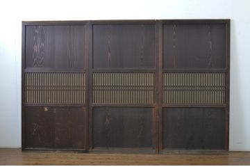 アンティーク建具　裏障子付き　時代の流れを感じさせる色合いが魅力の格子帯戸3枚セット(板戸、格子戸、障子戸、引き戸)(R-063719)