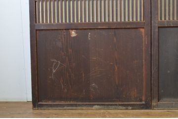 アンティーク建具　裏障子付き　時代の流れを感じさせる色合いが魅力の格子帯戸3枚セット(板戸、格子戸、障子戸、引き戸)(R-063719)