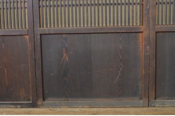 アンティーク建具　裏障子付き　時代の流れを感じさせる色合いが魅力の格子帯戸3枚セット(板戸、格子戸、障子戸、引き戸)(R-063719)