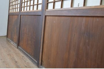 アンティーク建具　裏障子付き　時代の流れを感じさせる色合いが魅力の格子帯戸3枚セット(板戸、格子戸、障子戸、引き戸)(R-063719)