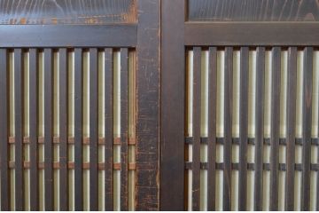 アンティーク建具　裏障子付き　木目が美しい格子帯戸4枚セット(板戸、格子戸、障子戸、引き戸)(R-063720)