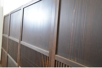 アンティーク建具　裏障子付き　木目が美しい格子帯戸4枚セット(板戸、格子戸、障子戸、引き戸)(R-063720)