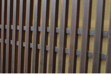アンティーク建具　裏障子付き　木目が美しい格子帯戸4枚セット(板戸、格子戸、障子戸、引き戸)(R-063720)
