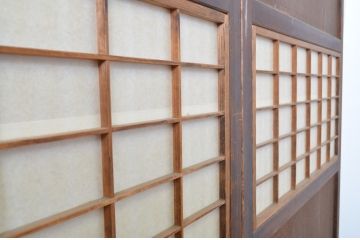 アンティーク建具　裏障子付き　木目が美しい格子帯戸4枚セット(板戸、格子戸、障子戸、引き戸)(R-063720)