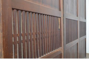 アンティーク建具　裏ガラス付き　落ち着いた和の空間を演出する格子帯戸3枚セット(ガラス戸、引き戸、ガラス帯戸)(R-063723)