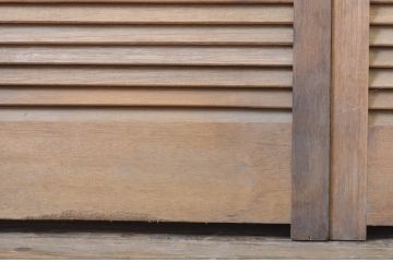 アンティーク建具　木の温もりを感じるルーバー窓2枚セット(引き戸、雨戸、ジャロジー窓、木製)(R-063740)