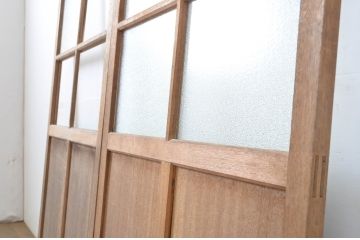 アンティーク建具　木のぬくもり感じる色合いが魅力のガラス戸2枚セット(引き戸)(R-063743)